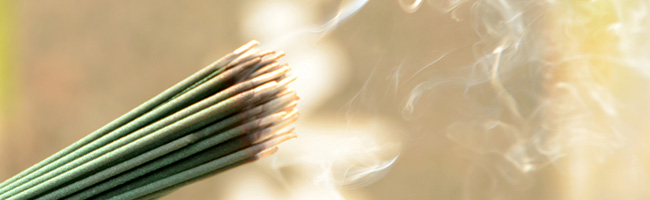 お線香をあげる意味とは お葬式なるほどチャンネル