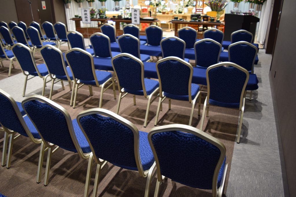 家族葬20人の費用相場を完全解説|内訳から節約術まで徹底ガイド