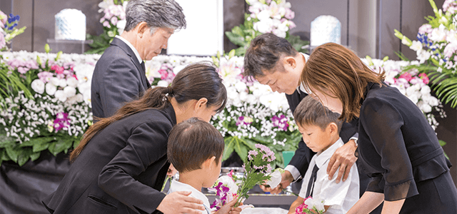 家族葬とは？一般葬との違いやメリット・デメリットを徹底解説