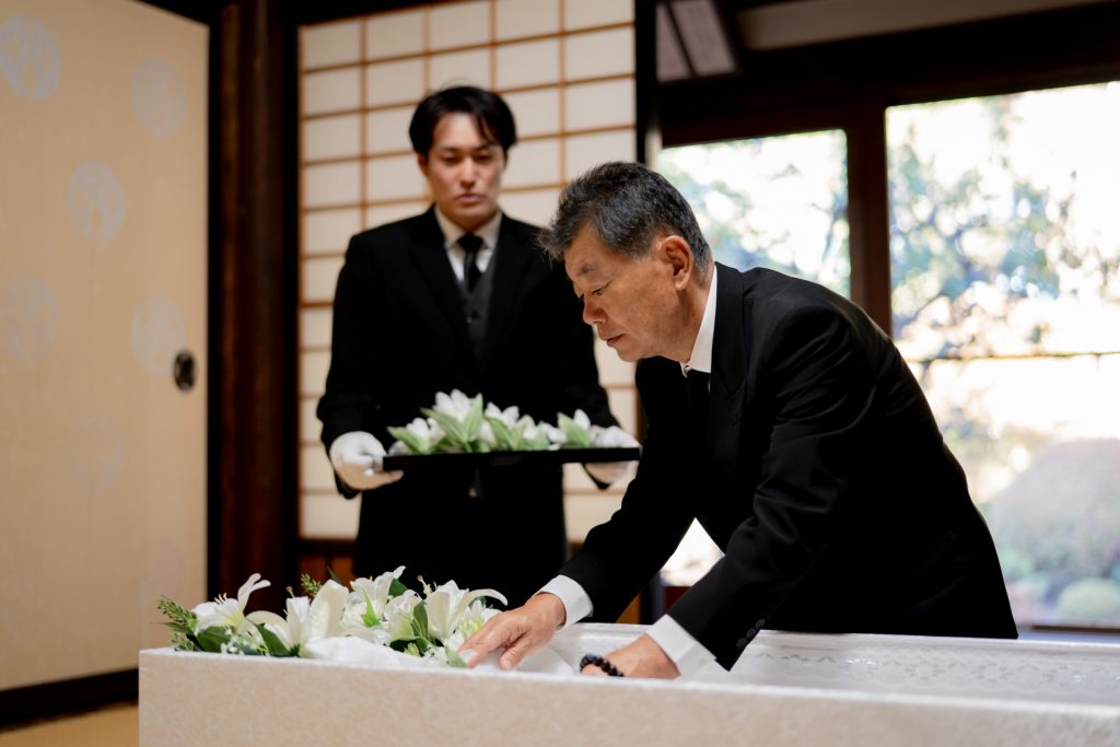 まとめ：5人の家族葬は費用と心のバランスが大切