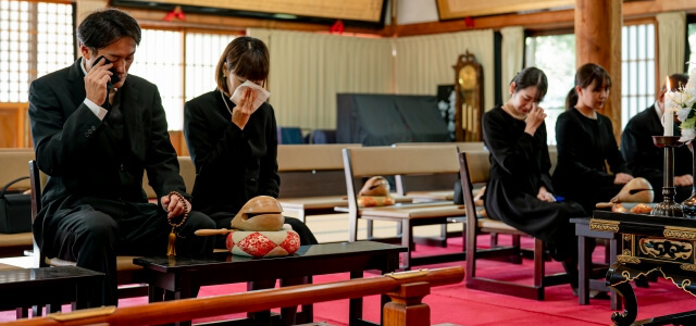 お葬式で「ありがとう」と言ってはいけない？ シーン別の使い方とは