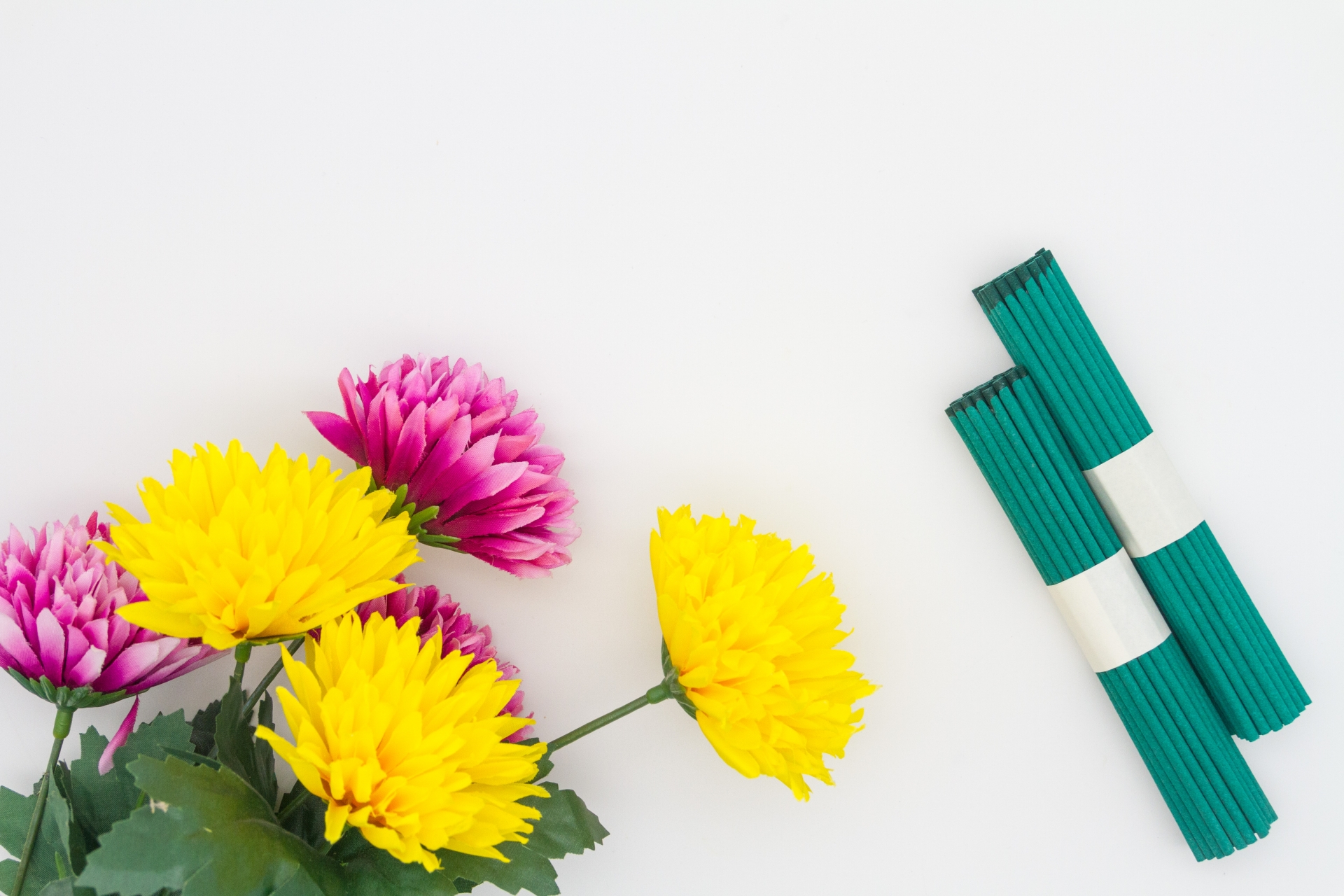 家族葬の金額は平均いくら？相場を抑える5つの方法と費用の内訳