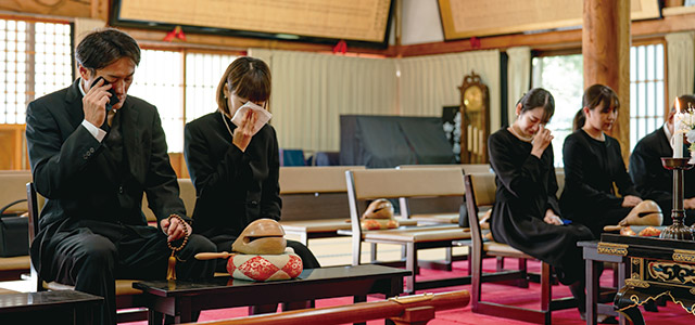 家族葬で喪主挨拶なしはOK？マナー違反にならない伝え方と進行例