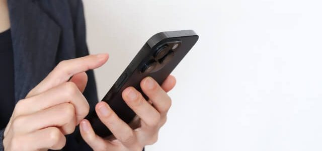 スマホで賢く!家族葬の費用を安くするトレンド