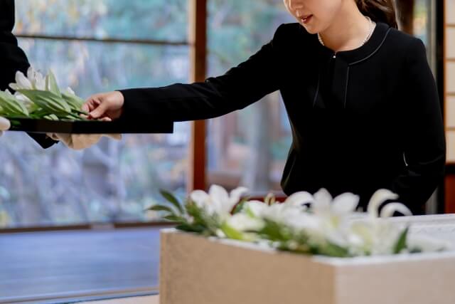 家族葬の費用は互助会で安くなる？メリット・デメリットと総額を徹底比較