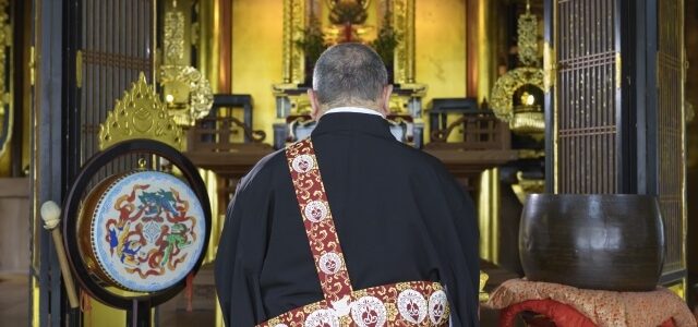 お布施の費用について「お気持ちで」と言われたら？