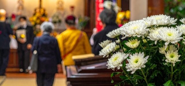 家族葬の費用と直葬の費用差は35~60万円が目安