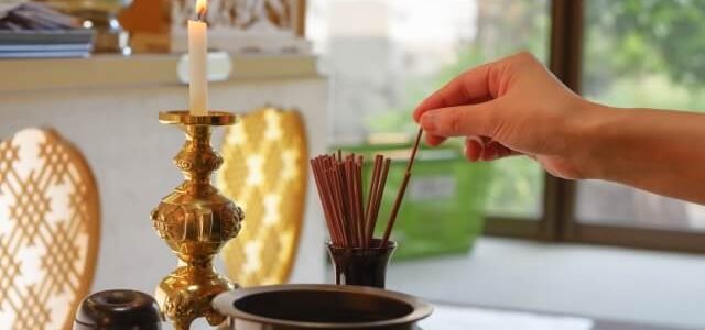 家族葬の費用相場|他の葬儀形式との違いと総額を決める3つの要素<