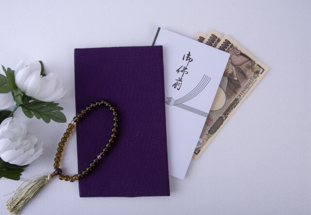 家族葬の費用総額｜お布施や食事代を含めた最終的な支払額の目安