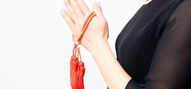 家族葬の費用が高いと感じたときの選択肢：手元供養という考え方